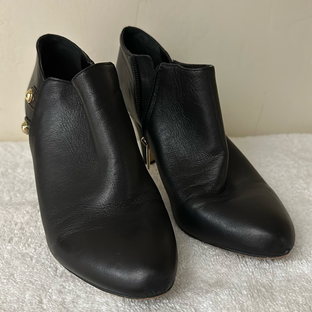 Heeled booties